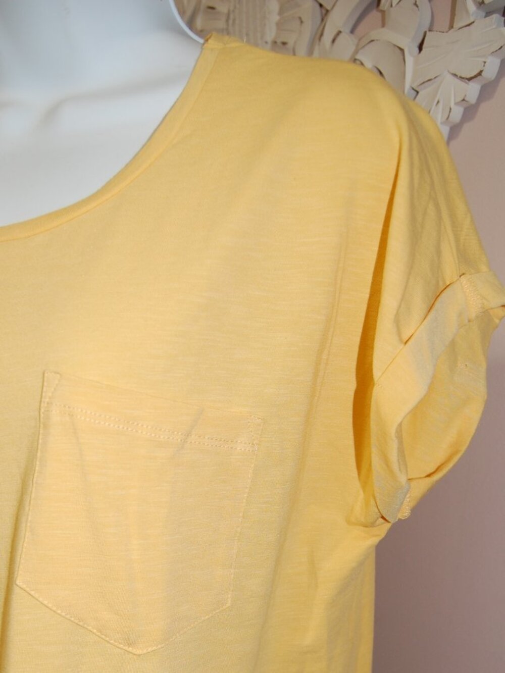 NWT, roll sleeve, yellow T - Picture 5 of 9
